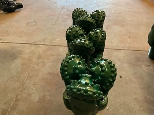 8 3/4 sealed Bearing Tri-cone Drill Bit For Oil Gas Geothermal Waterwell - Picture 1 of 3