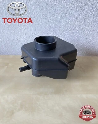 2000-2004 Toyota Avalon Sedan Air Intake Duct Cleaner Box Hose 17893-0A060 OEM - Image 1 of 4