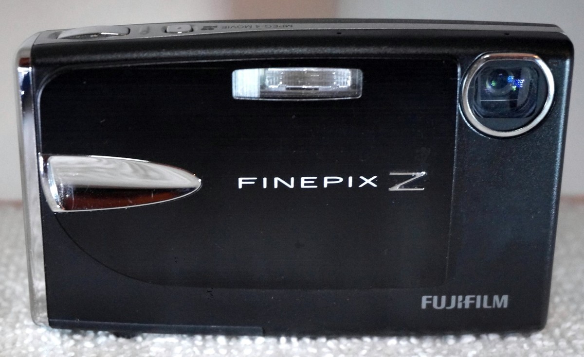 FUJIFILM FINEPIX Ｚ z90-1.jpg