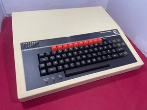 Acorn BBC Modelo A Actualizado a 32K B & DFS ¡con Garantía y Ventilaciones! ¡Caja original! - Imagen 1 de 12