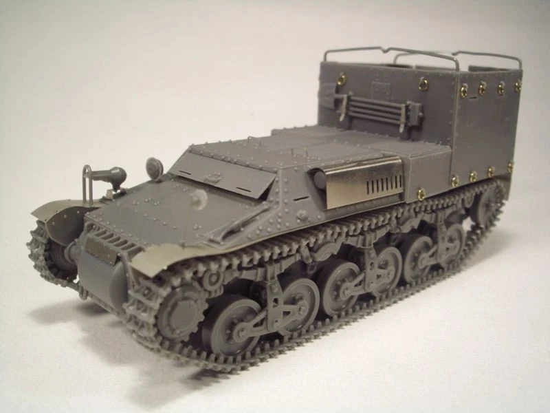 BRACH MODEL LORRAINE 37L TROOP TRANSPORT & AMBULANCE Scala 1:35 Cod.BM124 - Immagine 1 di 1