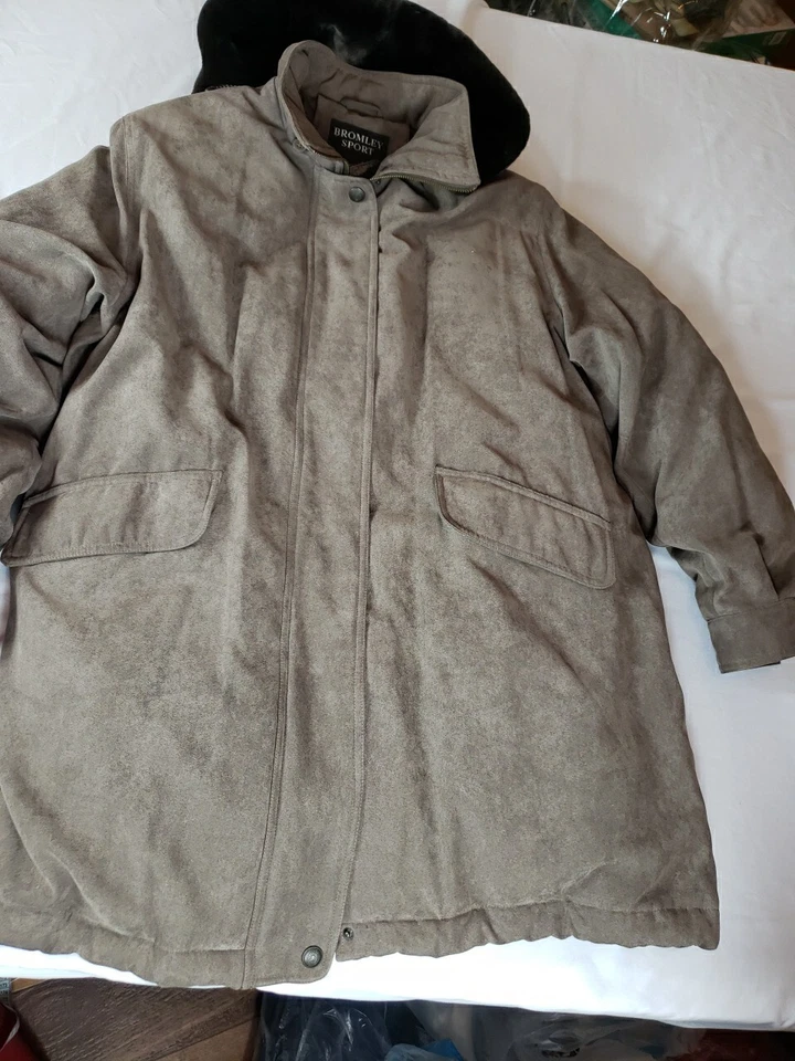 ABRIGO DE PLUMÓN DEPORTIVO BROMLEY POLAR CAPUCHA FORRO ACOLCHADO HOMBRE GRANDE Foto 1 de 4