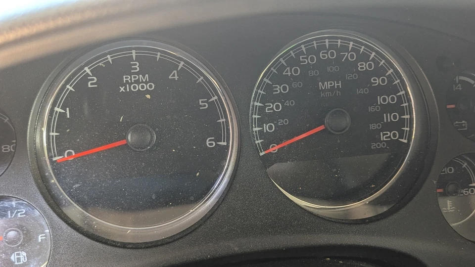 Velocímetro GMC YUKON XL 1500 08 09 10 11 12 13 14 CUADRO DE INSTRUMENTOS 270K Foto 1 de 4