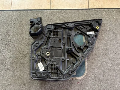 Dodge Charger/Chrysler 300 2011-2023 conjunto regulador ventana trasera pasajero derecho Foto 1 de 4