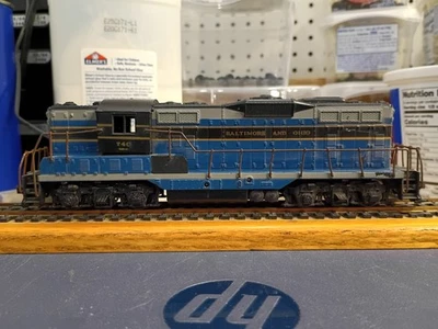 B&O/Baltimore& Ohio GP7-9 Dummy No Manufactor Known Knuckle Couplers #740  N/B - Image 1 of 4