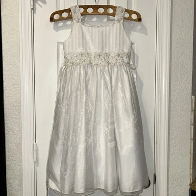 Flower Girl Size 8 White Dress Lace Beaded Formal - Image 1 of 4