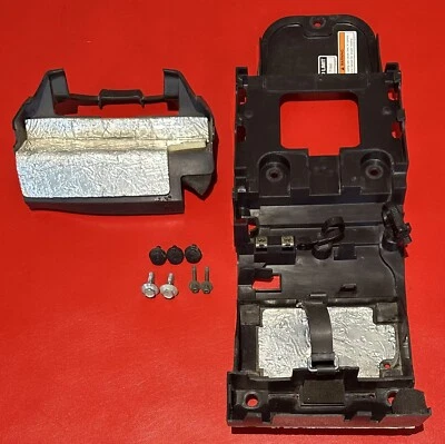 Yamaha YZF R6 2006 2007 OEM cola trasera bandeja de batería submarco de plástico Foto 1 de 4