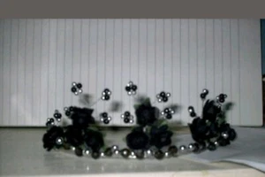 Hermosa tiara de cristal rosa negra y si cuentas de luz - Imagen 1 de 1