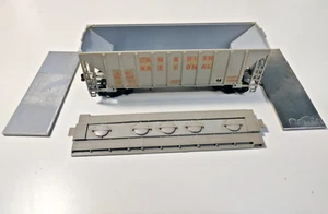 Athearn - HO Scale - Covered Hopper, Canadian National - CN 932005 - Picture 1 of 4