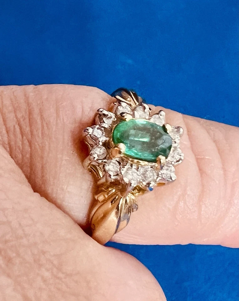 Emerald and Diamond Ladies Cocktail Ring Sz6 14K Marked. Vintage Jewelry Estate - Image 1 of 4