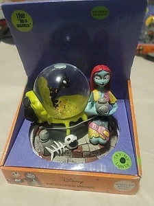Nightmare Before Christmas Sally Black Cat Light Up Musical Snow Globe NEW - Picture 1 of 7