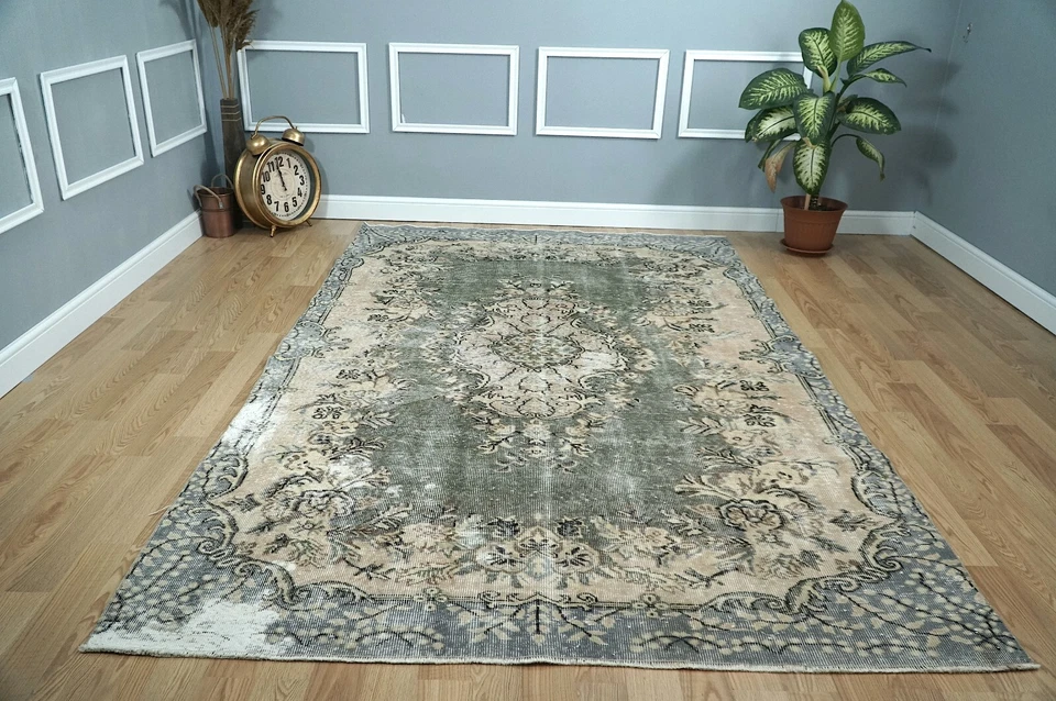 BOHO DECOR RUG, Olive Wool Rug, Vintage Turkish Rug Carpet, 5.97x9.38 ft. H-2171 - Image 1 of 4