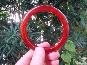 Vintage 1/2" Bakelite Bracelet! Cranberry w/ Butterscotch Marbled Colors! - Picture 1 of 10