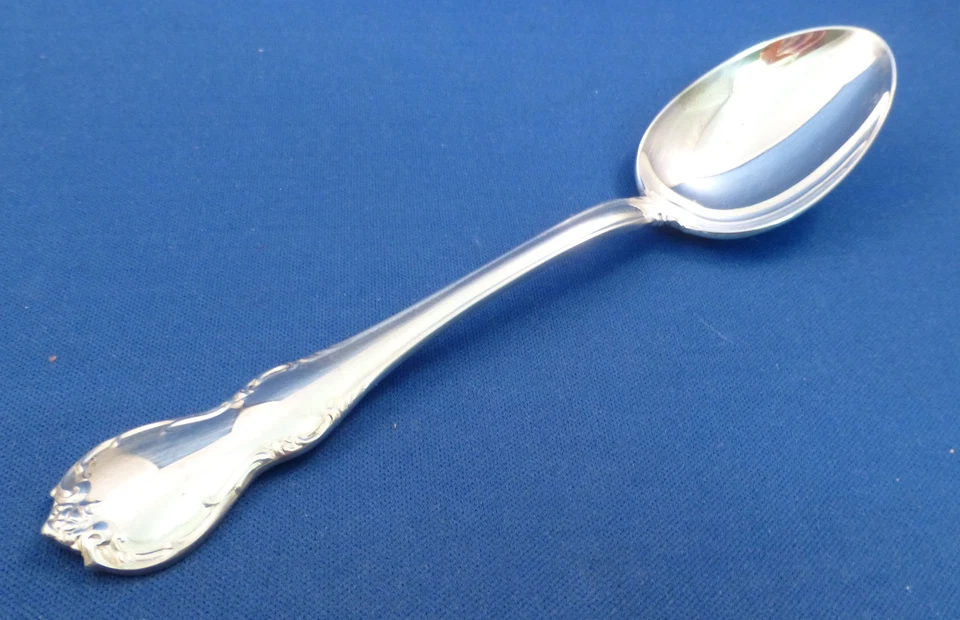 FRENCH PROVINCIAL-TOWLE STERLING OVAL SOUP/PLACE SPOON(S) Foto 1 de 1