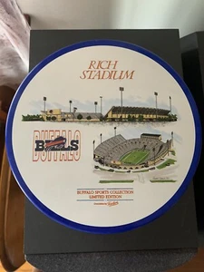 VINTAGE SAMMLERDOSE NFL BUFFALO BILLS RICH STADIUM LIMITED EDITION  - Bild 1 von 9