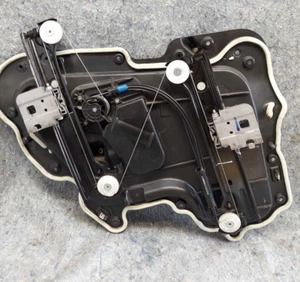 2022 Tesla Model 3 Rear Right Window Regulator 1096623-00-L - Bild 1 von 8