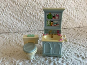 Fisher Price Loving Family Dollhouse Blue Bathroom Sink& Commode Toilet Toy 2002 - Picture 1 of 9