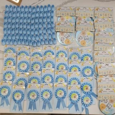 Baby Shower género revelar Es un niño cintas alfileres, zapatos de plástico y guirnalda. 138 Foto 1 de 4
