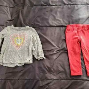 girl 2t long sleeve and red jeggings - Picture 1 of 3