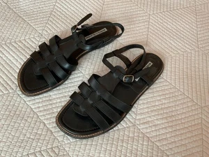 Manolo Blahnik Sandalias Cuero Negro Zapatos Planos Talla 37.5 US 7.5 Italia - Imagen 1 de 10