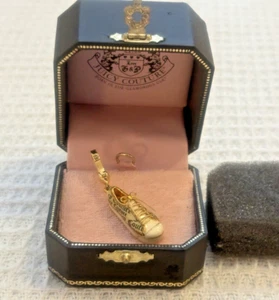 New Juicy Couture charm - Sneaker shoe "Smells like Couture" - Great gift! - Picture 1 of 6