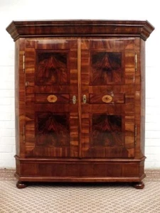 Barockschrank Nussbaum Süddeutsch 1780 Handpoliert Einlegearbeiten - Bild 1 von 10