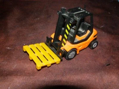 Ancien jouet: chariot élévateur  - Photo 1/4