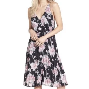 Leith Floral Print Pleated Midi Dress Flowy V-Neck Black Pink Sleeveless Size XS - Picture 1 of 11