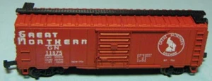 N-SCALE-TRIX (AUSTRIA) GREAT NORTHERN 50 FT REEFER-RED-LOOSE–VERY GENT USED - Picture 1 of 3