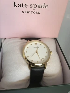 Orologio Kate Spade Donna Pelle Nera Metro Monogram Orologio "C" NUOVO - Foto 1 di 7