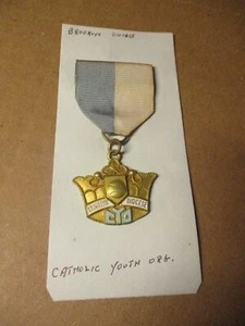 Brooklyn New York Diözese CYO katholischer Baseball Metall Award Band aus den 1950er Jahren - Bild 1 von 4