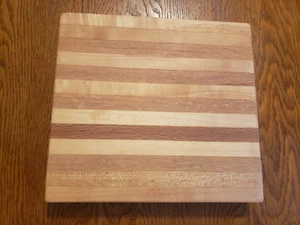 Hand Made Hard Maple & Oak Edge Grain Cutting Block 10.5" X 11.5" X 1.75" - Picture 1 of 4