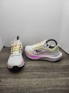 Scarpe da corsa Nike Zoom Fly 5 bianche Rush fucsia DM8974-100 da donna taglia 7 - Foto 1 di 10