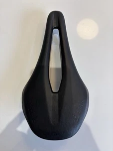 Fizik Vento Argo 00 Saddle - Black - 140mm - Carbon rails and shell - Picture 1 of 11