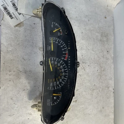 1998 PONTIAC SUNFIRE Speedometer Cluster 257-03133 PA3 - Image 1 of 4