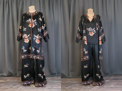 Pijama vintage de satén bordado de 3 piezas de los años 30: chaqueta, top y pantalones de pierna ancha Foto 1 de 4