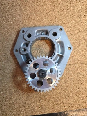 Lagerschild mit Ölpumpe - Bild 1 von 4