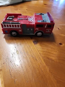 Fire Truck 36 Metro Fire Department Toy Fire Engine 1:64 - Picture 1 of 4
