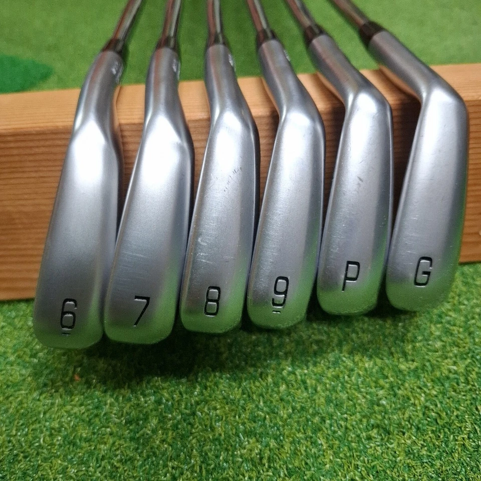 Mizuno JPX 925 Hot Metal Pro Iron set 6-9,P,G / Dynamic Gold 105 S200 - Image 1 of 4