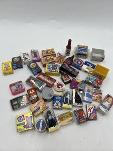 Zuru Mini Marcas Lote de Comida y Juguetes y Gabinete Casa de Muñecas Accesorios - Imagen 1 de 12