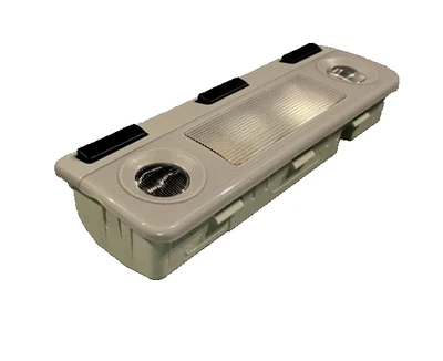 Luz interior y luz de lectura BMW - 63-31-8-360-106 - para BMW 520i y más Foto 1 de 4