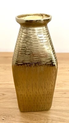 Gilde moderne Aluminium Vase LOLA NEU Gold Strukturiert Quadratisch 30 cm Hoch - Bild 1 von 3