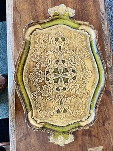 Schönes gold und grün verziertes Holz Tole Vintage Tablett - Bild 1 von 8