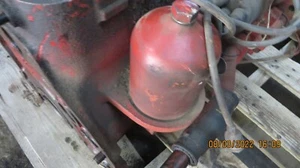 INTERNATIONAL FARMALL 424,444 GAS OIL FILTER CANISTER AND BOLT - Picture 1 of 1