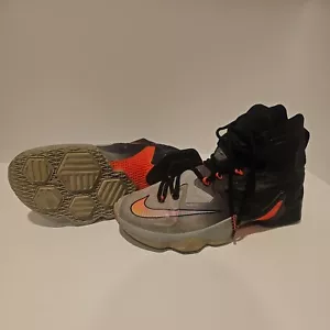 Size 8- Nike LeBron 13 On Court. (807219-060) - Picture 1 of 12
