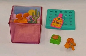 Vintage Littlest Pet Shop Racing Lizard With Desert Den Playset - Picture 1 of 6