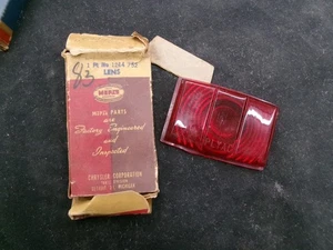 Nuevo de Lote Antiguo 1949 49 Plymouth Special Deluxe P18 LENTE LÁMPARA DE PARADA CENTRAL - Imagen 1 de 2