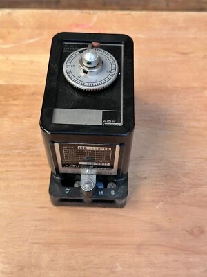 AMF Paragon 470-125-00 Timing Motor & Clutch Magnet - Image 1 of 4