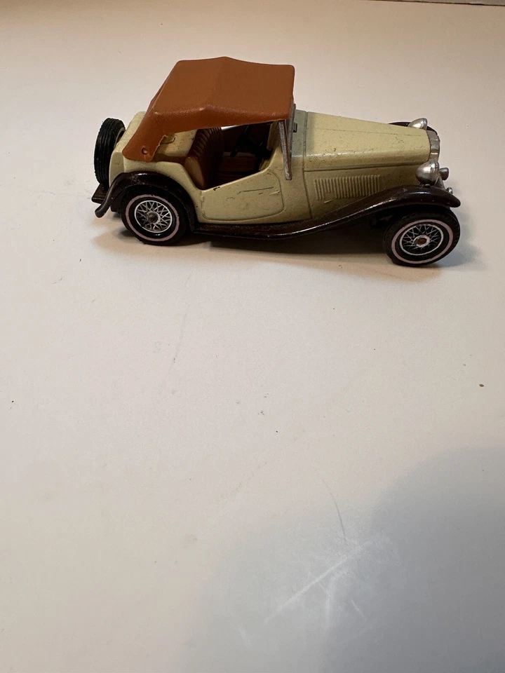 1977 MATCHBOX MODELS OF YESTERYEAR 1:35 SCALE Y-8 BROWN/CREAM 1945 MG TC - Image 1 of 4