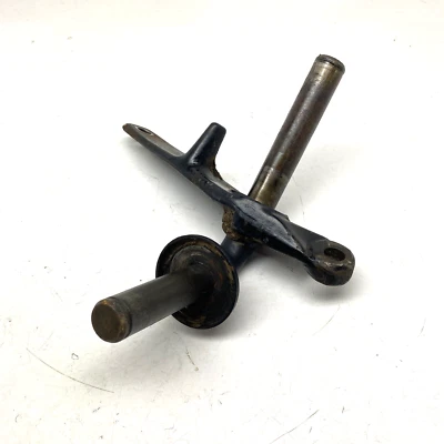 John Deere F935 LH Spindle AM103243 - Image 1 of 4